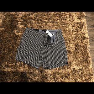 NWT BANANA REPUBLIC SHORTS SIZE 2